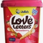 WAFER  GULUNG LOVE LETTER STICK STRAWBERRY TUB 705gm Julie's